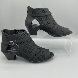 NEW Easy Street Women’s Carrigan Booties Black Size 8.5M